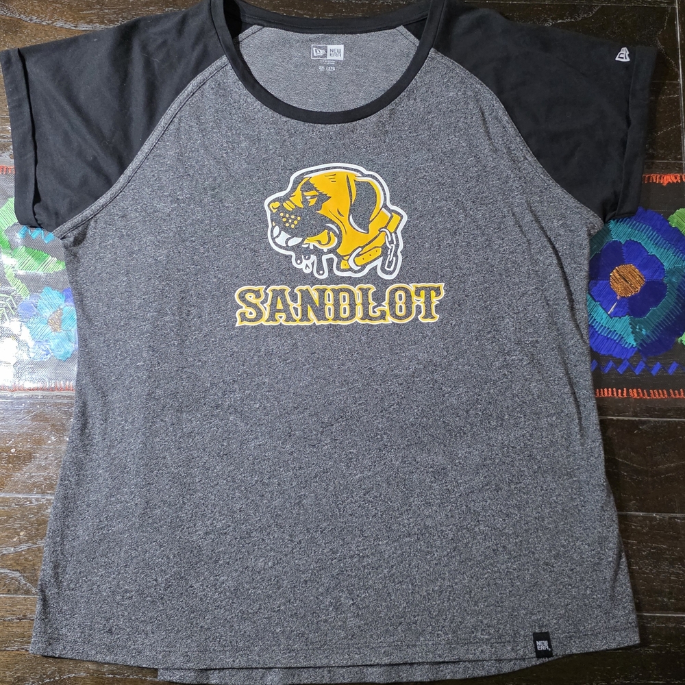 New Era Black and Gray T-Shirt